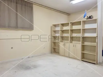 Gewerbeimmobilie zur Miete in Remete, 80 m² - 5