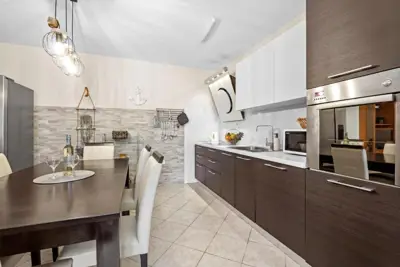Kamena kuća 170 m², Marčana - bazen i terasa - 9