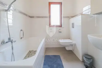 Haus 203 m², Novigrad - Pool und Privatsphäre - 10