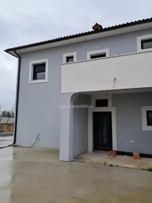 Dvojna kuća s bazenom u okolici Vodnjana – 400 m² - 2