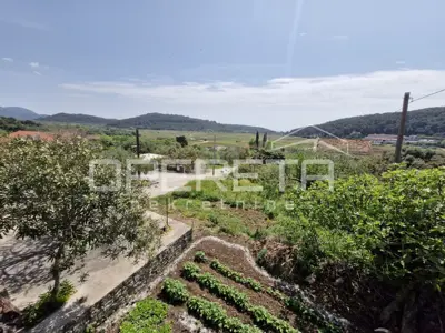 House, Čara on Korčula, view of vineyards and sea