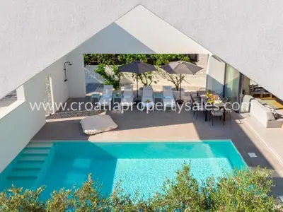 Vila 240 m², otok Brač - privatni bazen i pogled na more - 3
