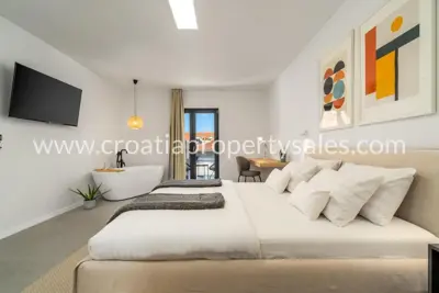 Vila 240 m², otok Brač - privatni bazen i pogled na more - 8