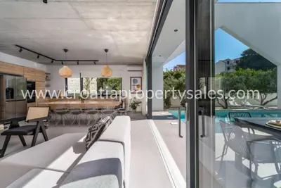 Vila 240 m², otok Brač - privatni bazen i pogled na more - 4