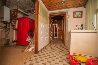 Dubovec Bisaški, KOMIN, Kuća, gospodarske zgrade i velika okućnica - 1 - 2