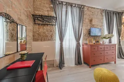 Stan 59 m², Pula Centar - povijesni šarm i pogled na grad - 14