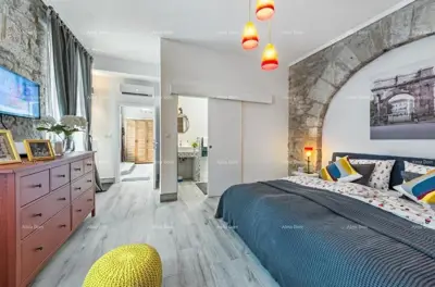 Stan 59 m², Pula Centar - povijesni šarm i pogled na grad - 11