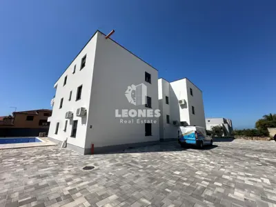 Stan u Novigradu, 800 m od mora, panoramski pogled na more