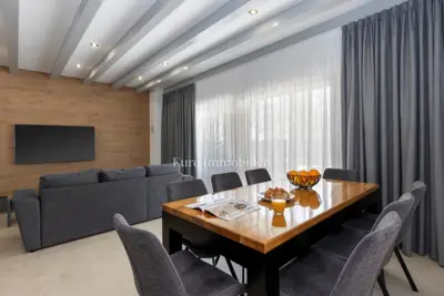 Kuća 170 m², Labin - bazen i uređena okućnica - 10