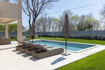 Kuća 170 m², Labin - bazen i uređena okućnica - 3