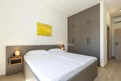 Kuća 170 m², Labin - bazen i uređena okućnica - 16