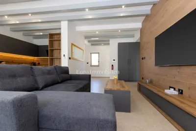 Kuća 170 m², Labin - bazen i uređena okućnica - 8