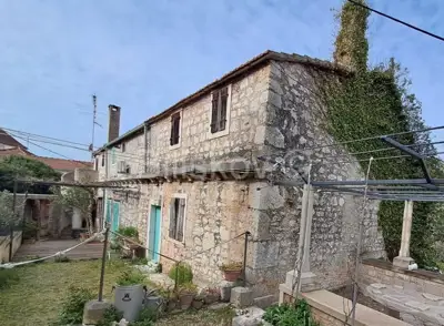 Kuća 458 m², Milna - centar uz more i šetnicu - 2