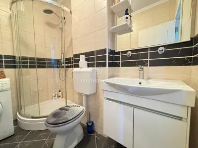 Apartman u Novalji, loggia s pogledom na more i parking - 11