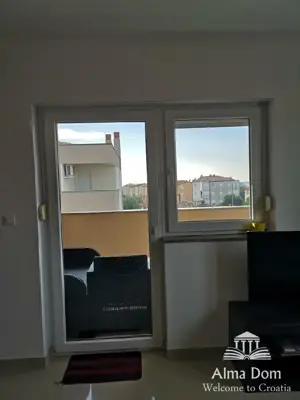 Stan u Peroju, 2. kat, 2 spavaće sobe i terasa