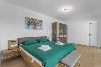 Moderner Neubau mit Pool und Meerblick - 22