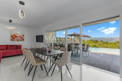 Moderner Neubau mit Pool und Meerblick - 5