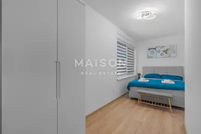 Moderner Neubau mit Pool und Meerblick - 18