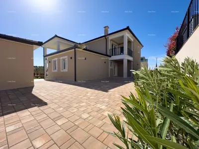 Villa in Umag, 5 km vom Zentrum und 500 m vom Strand