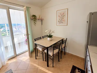 Wohnung 32 m², Nova Veruda, Pula - Loggia und Blick ins Grüne