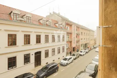 Apartment 70 m², Gornji Grad - Medveščak, high ceilings and 1st floor - 15