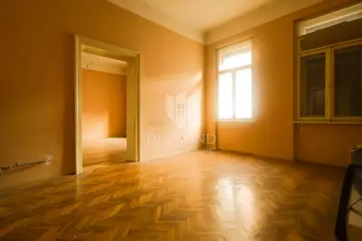 Apartment 70 m², Gornji Grad - Medveščak, high ceilings and 1st floor
