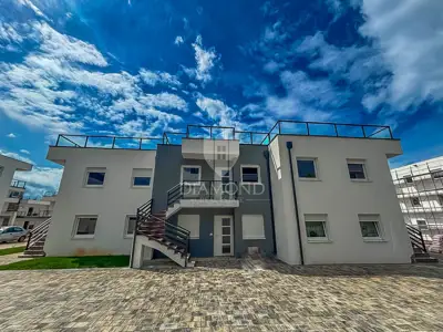 Umag, novogradnja "ključ u ruke" s krovnom terasom! - 13