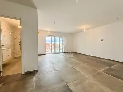 Umag, novogradnja "ključ u ruke" s krovnom terasom! - 3