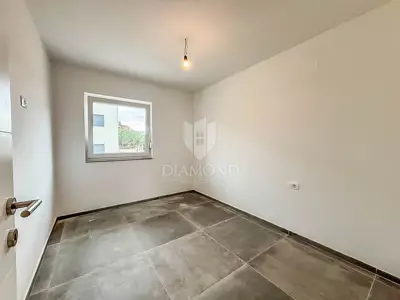 Umag, novogradnja "ključ u ruke" s krovnom terasom! - 9