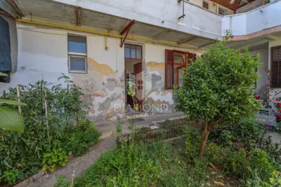 Stan 53,91 m², Pula Centar - prizemlje i mali vrt - 1