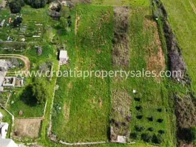 Landwirtschaftsfläche 4.671 m², Vis - Ruhe und Privatsphäre - 4