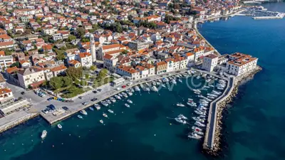 Wohnung 78 m², Kaštel Novi - alte Altstadt und 2 Loggien - 2