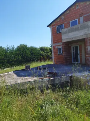 Kuća 400 m², Ližnjan - građevinsko zemljište 1.110 m²