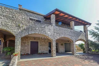 Pula - Sought-after location - House with a pool and two garages - 4