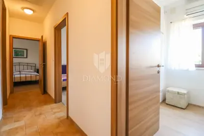 Pula - Sought-after location - House with a pool and two garages - 15