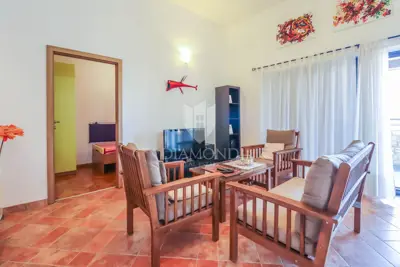 Pula - Sought-after location - House with a pool and two garages - 9