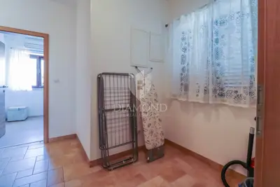 Pula - Sought-after location - House with a pool and two garages - 21