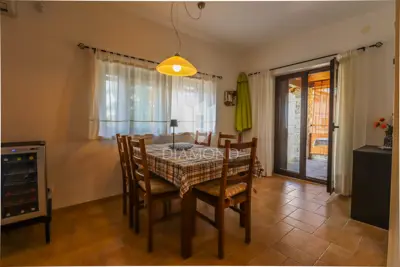 Pula - Sought-after location - House with a pool and two garages - 6