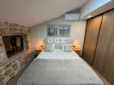 House 120 m², Kaštelir - pool and sunbathing area - 15