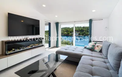 Haus 125 m², Šolta - erste Reihe zum Meer