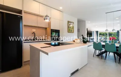House 125 m², Šolta - first row to the sea - 5