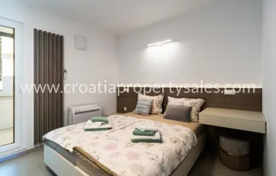 House 125 m², Šolta - first row to the sea - 8