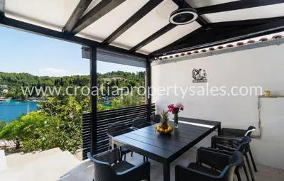 House 125 m², Šolta - first row to the sea - 14