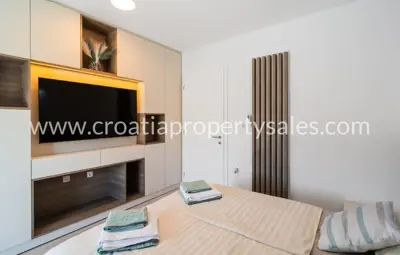 House 125 m², Šolta - first row to the sea - 10