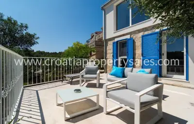 House 125 m², Šolta - first row to the sea - 18