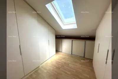 Poreč – Prostrani penthouse s velikom terasom i pogledom na more - 18