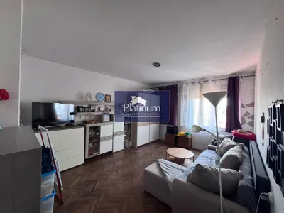 Apartment 64 m², Pula Centar - 2 rooms, loggia and balcony - 7