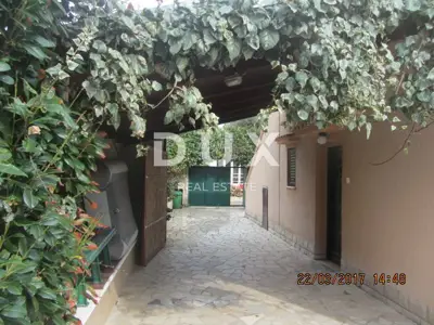 House 173 m², Artatore - 3 apartments and sea view - 6