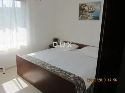 House 173 m², Artatore - 3 apartments and sea view - 15