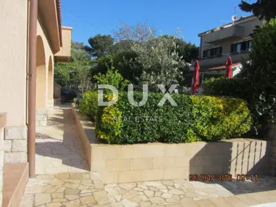 House 173 m², Artatore - 3 apartments and sea view - 3